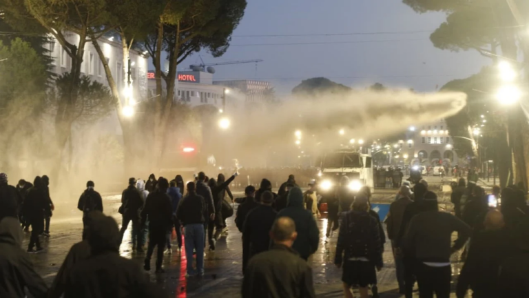 Nis seanca për masat e sigurisë ndaj 55 protestuesve të arrestuar gjatë ditës së dytë të protestës