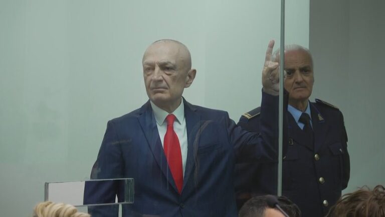Ilir Meta e quan gjyqin e stisur: S’e kuptoj konfliktin me avokatët, kam kërkuar ndërhyrjen e Kuvendit