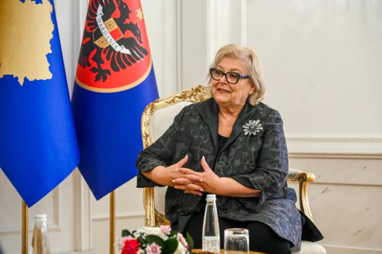 Tragjedia në Gjilan, presidentja Shiroka-Pula: Asnjë rrethanë nuk mund ta justifikojë marrjen e jetës së njeriut