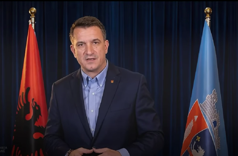 Videomesazhi me Inteligjencë Artificiale nga kryebashkiaku Veliaj: Dreka falas për çdo nxënës, asnjë pengmarrje nuk na ndal