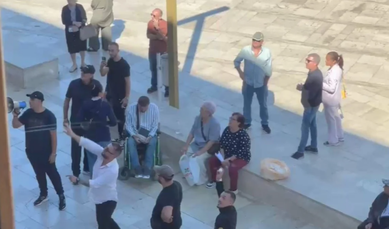 Tension në Durrës, qytetarët protestojnë kundër projektit TID