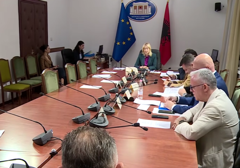 Të enjten votimi për 46 bashki, Zhupa apel kolegëve socialistë: Shpresoj që të dalë një burrë nga Vlora e të mbajë besën