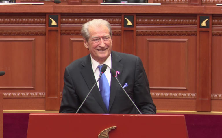 Debati në Kuvend, Berisha: Bashkitë u shkrinë, investimet u zhdukën dhe qytetarët nuk dëgjohen