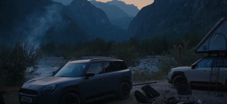 MINI Cooper zgjedh Shqipërinë për reklamën e saj promovuese