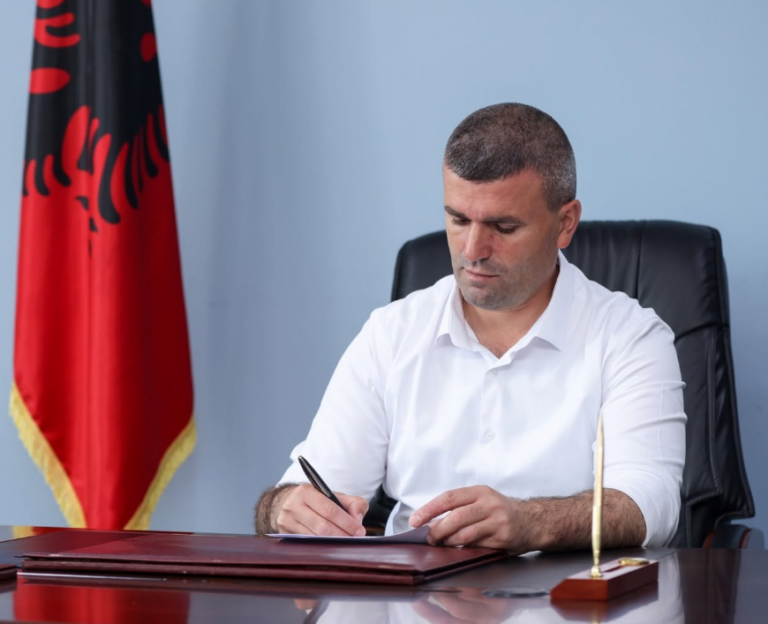 Kukës, Kryebashkiaku apel të rinjve: Dëmtimi i pronës nuk është mënyra për të shprehur pakënaqësitë