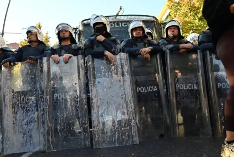 Policia sulmon gazetarët e Syrit dhe news24, reagon Reporterët pa Kufij