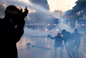 Protesta, Gjykata e Tiranës liron 18 protestuesit