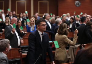 Deputeti i PS, Pirro Vengu: PD që përfundoi në Lanë, kërkon qeveri “kujdestare” për t’u futur në qeverisje