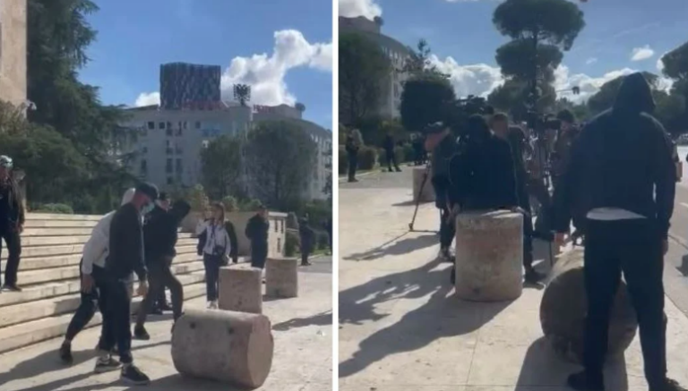 Studentët refuzojnë dialogun me Ramën, rrokullisin ”stolat” e betonit