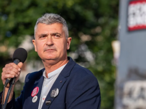 Protestat që u kthyen në lëvizje politike/ Kardiologu që pritet të bëhet kryeministër i Serbisë