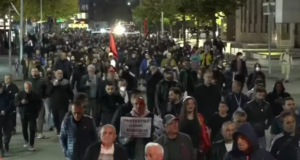 Studentët nisin marshimin drejt Kryeministrisë
