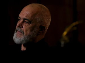 Rama për gazetën greke “Kathimerini”: Nuk jap dorëheqjen, një pakicë po i vë flakën vendit