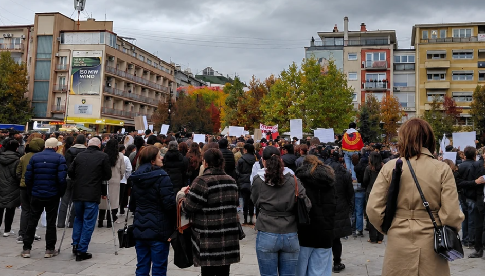 Protestë në Prishtinë pas vr*sjes së Arlinda Zekajt