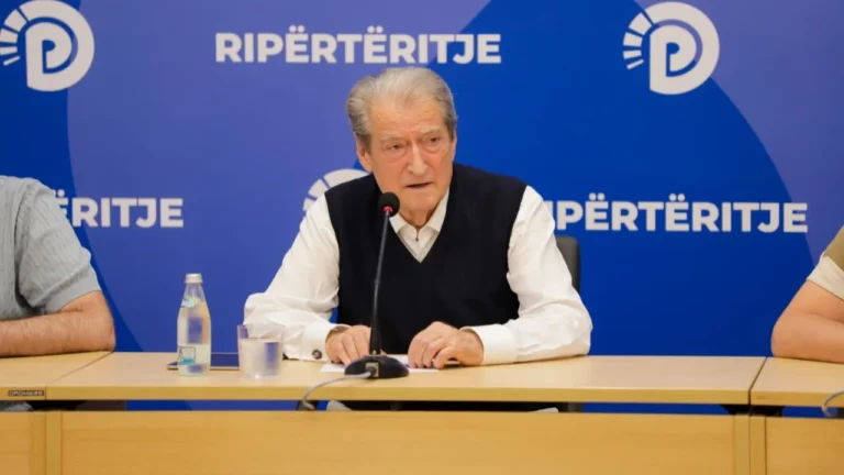Harta territoriale, Berisha: Revoltë kundër shkrirjes së bashkive