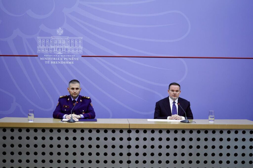 269 të mitur të shoqëruar, ministri Demo: Organizatorët i hodhën në vijën e parë të dhunës. Hita: 201 punonjës policie të lënduar