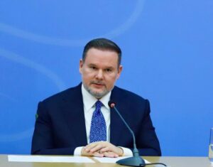Kush fshihej pas maskave në protestë? Ministri Demo: Ua kemi zbuluar identitetin, dosja në Prokurori