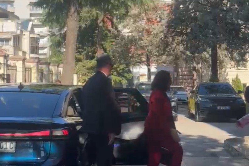 Ambasadorja e BE në Shqipëri, takim me Taulant Ballën