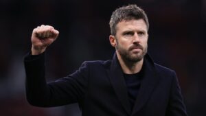 Në rrezik shkarkimi, por Carrick vijon normalisht punën te United