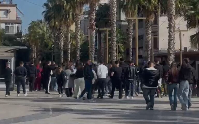 Policia pengon zhvillimin e protestës në Durrës, shoqërohen disa protestues