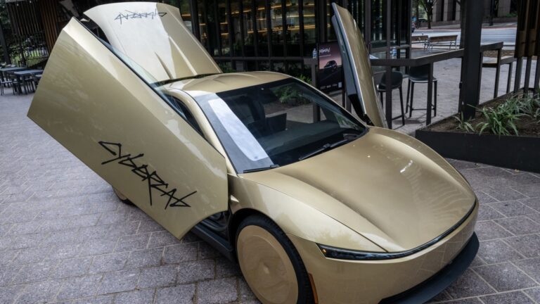 Cybercab i Tesla-s përballet me pengesa pas lançimit në Austin, zgjerimi mbetet sfida kryesore