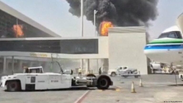 Arabia Saudite: Përgjigje e fortë ndaj sulmeve të Huthive në aeroport