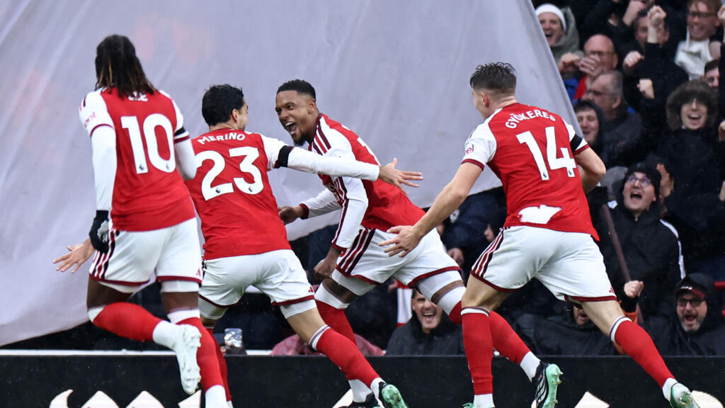 Arsenal mposht Evertonin dhe i bashkohet Man Cityt në krye të Premier League