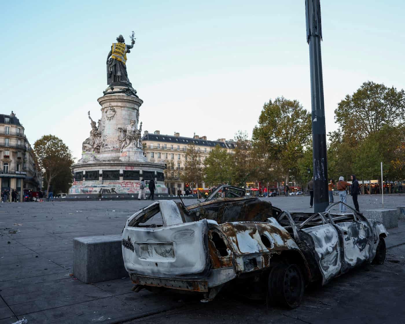 Franca dislokon 70 mijë policë të shtunën për të parandaluar trazira civile