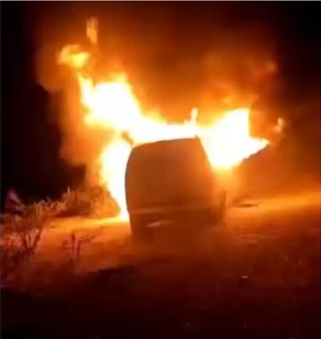 Merr flakë makina në ecje në aksin Kardhiq-Delvinë