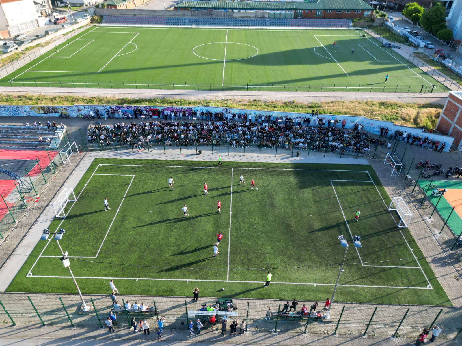 Projekti për ndërtimin e 2 fushave në Luginën e Preshevës  Kryetarja e Komunës Preshevë  komuniteti sportiv dhe fëmijët vlerësojnë nismën e FSHF