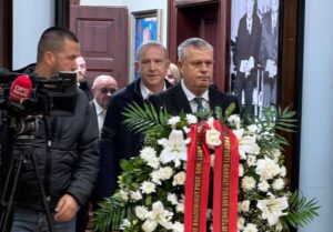 Shkëlqim Hajdari: Lamtumirë akademik dhe profesori jonë i nderuar, Luan Bahri Omari!