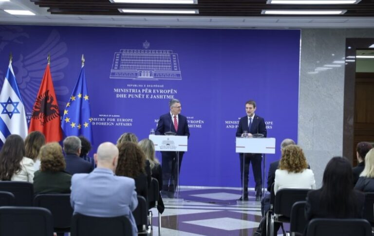 Ministri izraelit në Tiranë: Miqësia shqiptaro-izraelite i ka rrënjët në histori. Shqipëria i shpëtoi hebrenjtë
