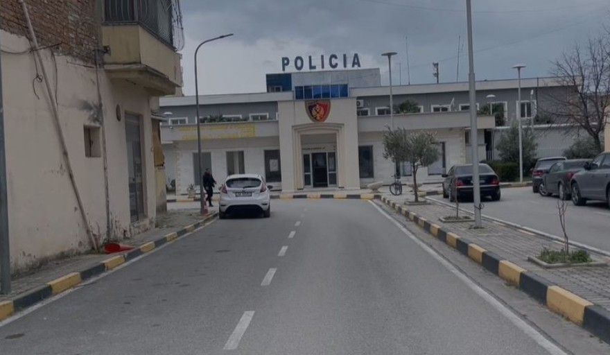 Tritol në Vlorë, dëmtohet makina e administratorit të Shushicës