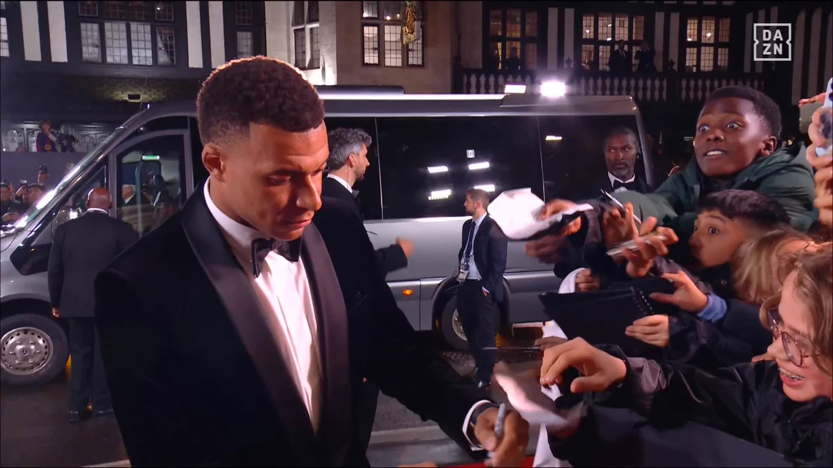 Mbappe kërkon falje ndaj popullit kinez, polemika për deklaratat mbi Mao Ce Dunin