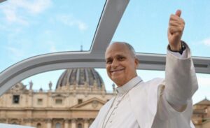 Papa Leone XIV rikthehet mes besimtarëve pas operacionit: Faleminderit për lutjet tuaja