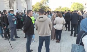 1350 pedagogë në mbështetje të studentëve, Rama të japë dorëheqjen