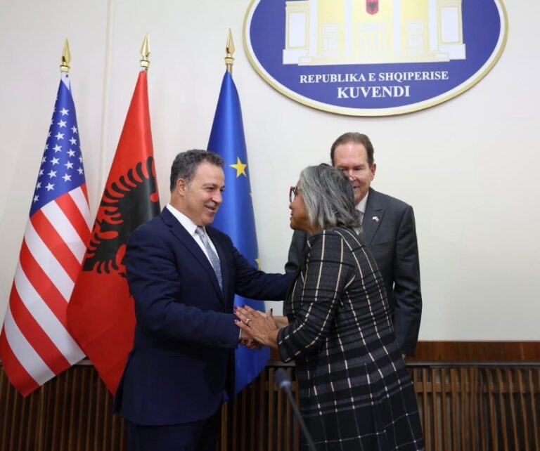 Peleshi pret delegacionin e Kongresit amerikan: Të fuqizojmë Partneritetin Strategjik Shqipëri-SHBA