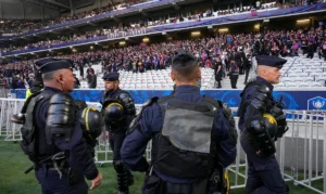 Trazirat në Francë rrezikojnë PSG-Lyon, policia kërkon shtyrjen e ndeshjes