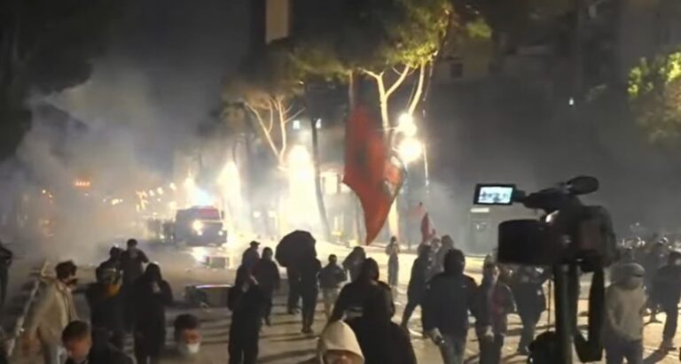 Protesta nuk është licencë për dhunë