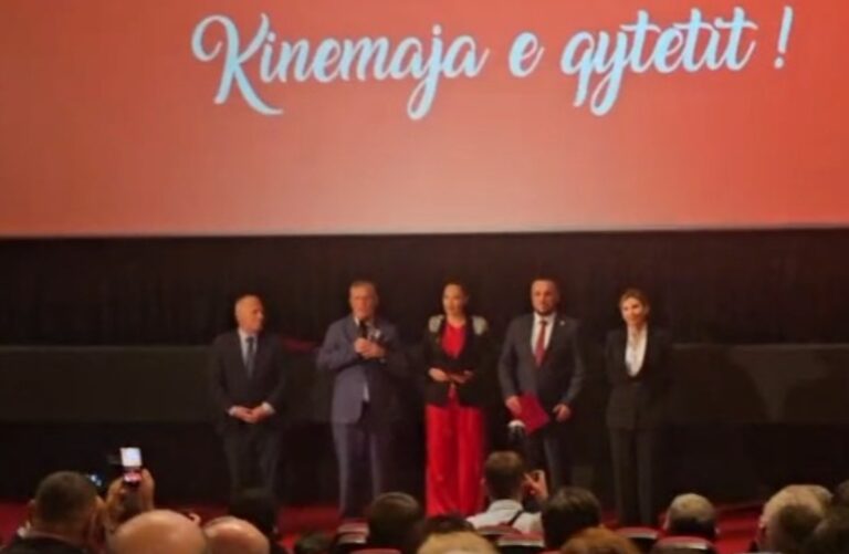 Adem Shehu nderohet me çmimin “Fisnikëria e Tiranës”, Hajdari: Kontributi i tij në Kosovë i jashtëzakonshëm