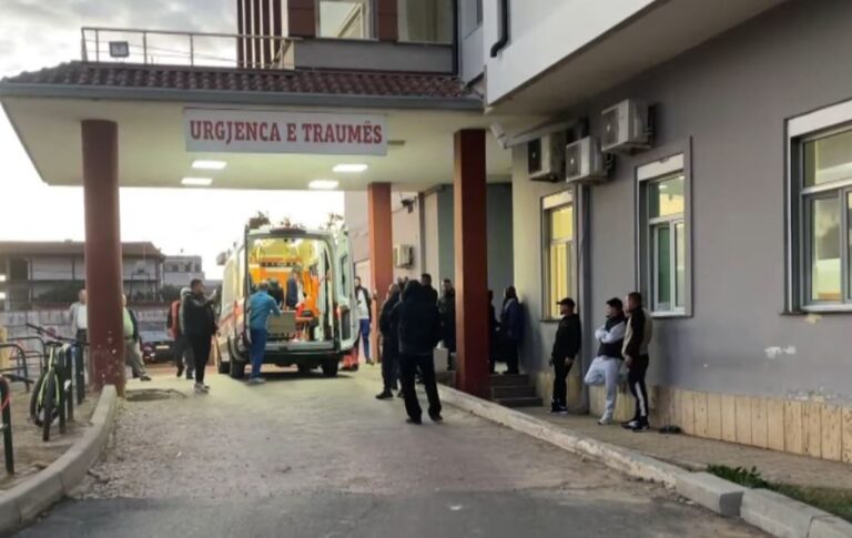 QSUT: 17 efektivë dhe 15 protestues të paraqitur nga protesta për ndihmë mjekësore