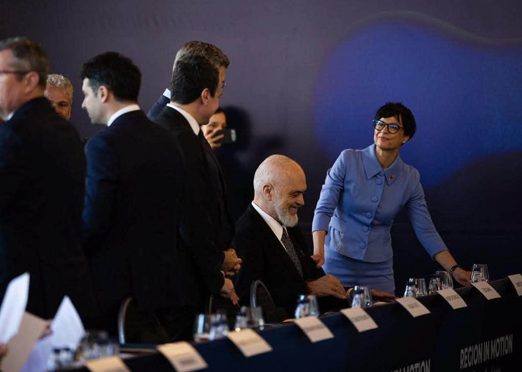 Nga Spajiç te Merz dhe Kos, Rama ndan foto nga takimet në Samitin e Procesit të Berlinit në Mal të Zi