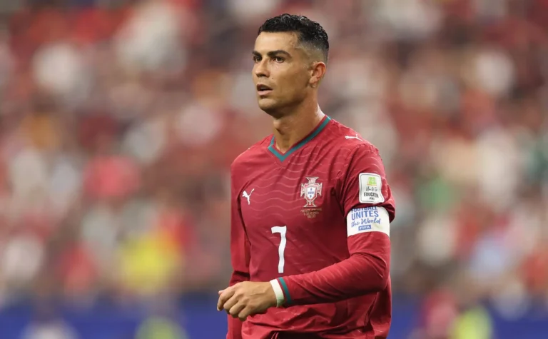 Familja i kërkon Ronaldos të largohet në heshtje nga Portugalia