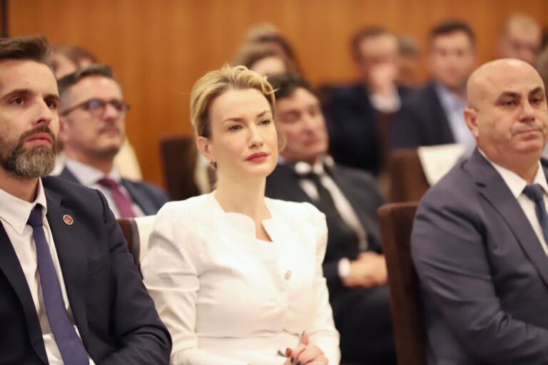 Nga kabineti i BKH-së në krye të Burgjeve, karriera e drejtueses së re. E para grua në këtë detyrë