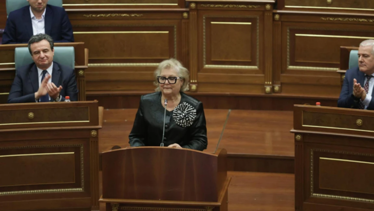 81 vota pas mesnatës, Justina Shiroka-Pula zgjidhet Presidente. Kosova shpëton nga zgjedhjet